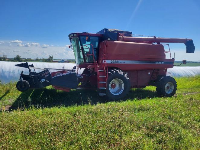 Case IH 2388 Combine