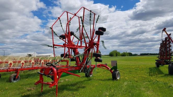 Farm King RR7700 double rotary rake